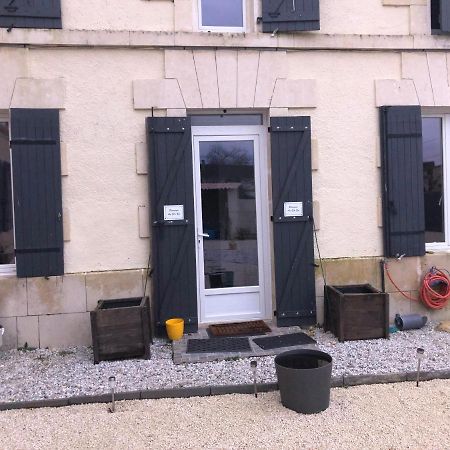 Gite Zen Pres Thermes De Jonzac Bois Bagian luar foto