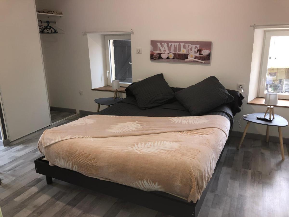 Gite Zen Pres Thermes De Jonzac Bois Bagian luar foto