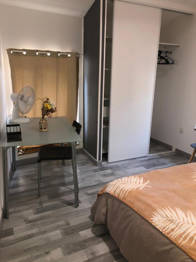 Gite Zen Pres Thermes De Jonzac Bois Bagian luar foto
